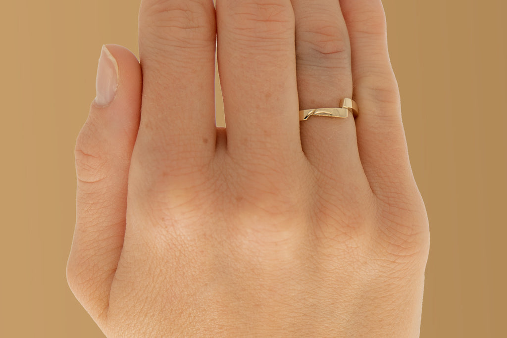 ArchiH2107Hand