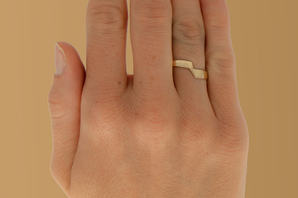 ArchiH2172Hand