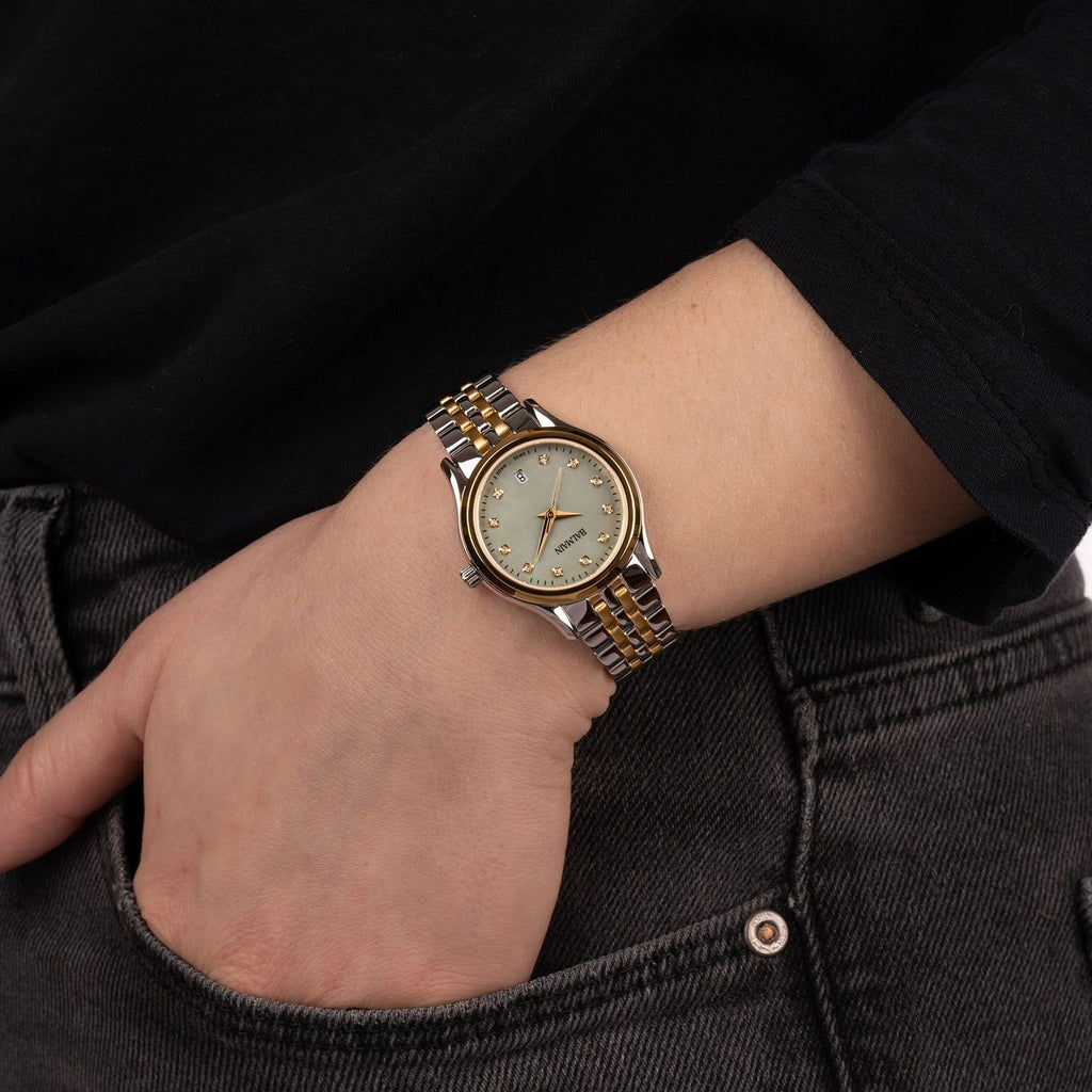 b83423976_worn2
