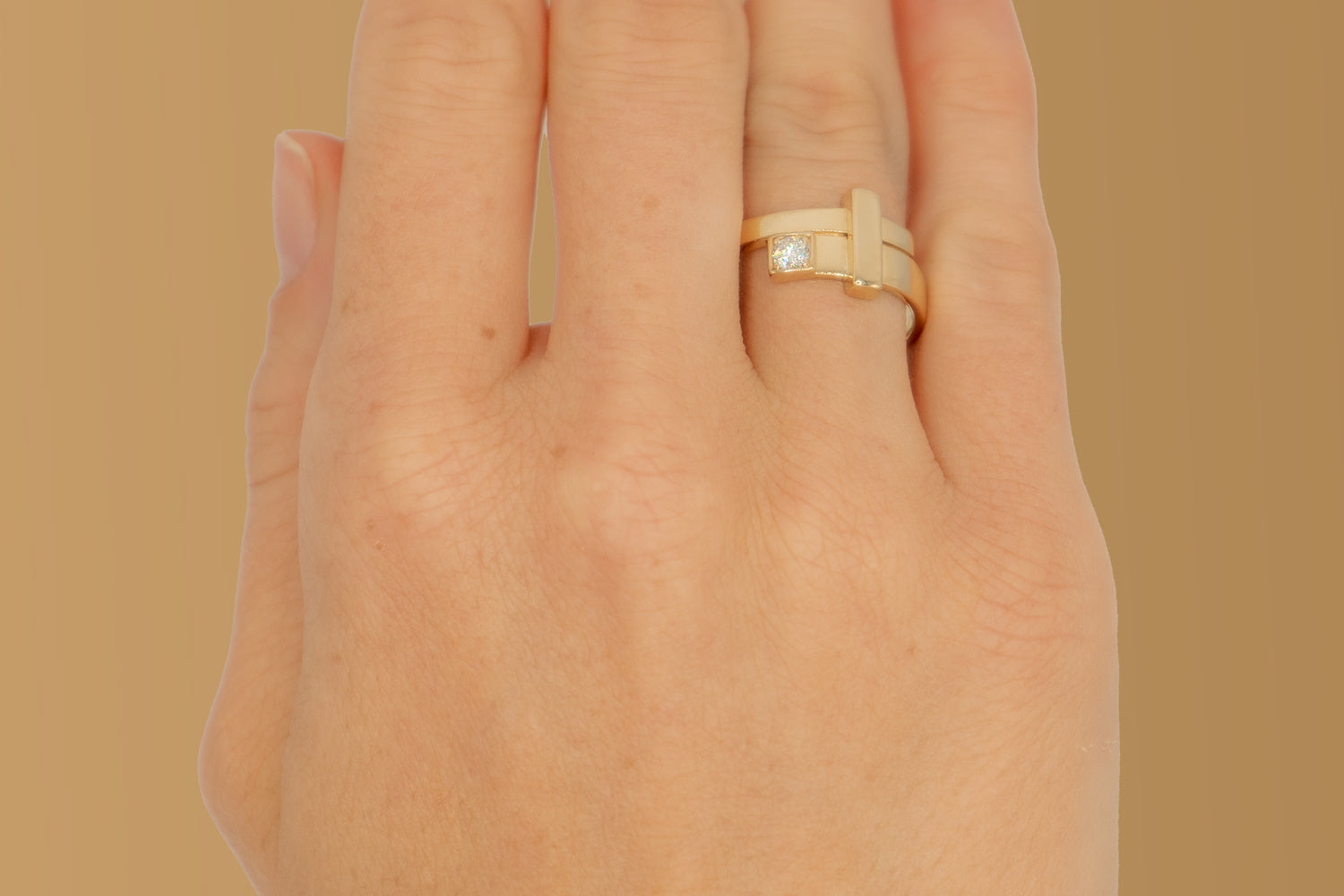 MondriaH2255Hand